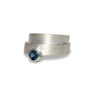 Campur Silberring mit Topas london blue | Helix